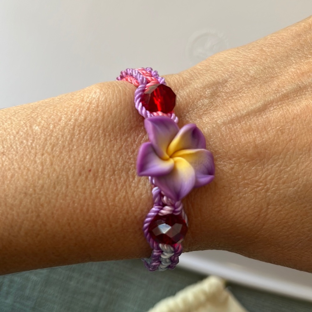 Cord drawstring adjustable flower bracelet pink/purple string.